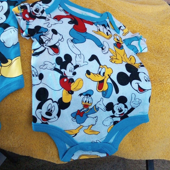 2 Disney onesies Mickey mouse Donald duck and Plut - Picture 2 of 5